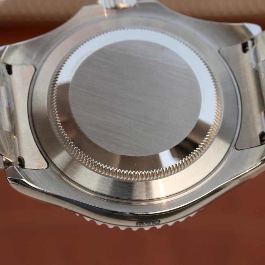 Pure Silver Black & White Dial Stainless Steel 40mm Y9754