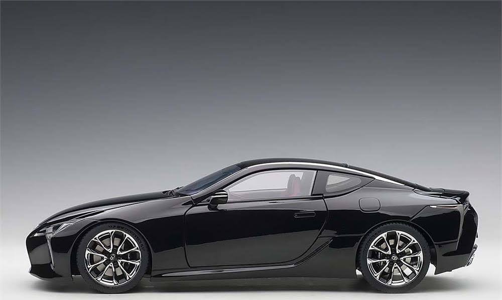 Black 1/18 Model Car S5605