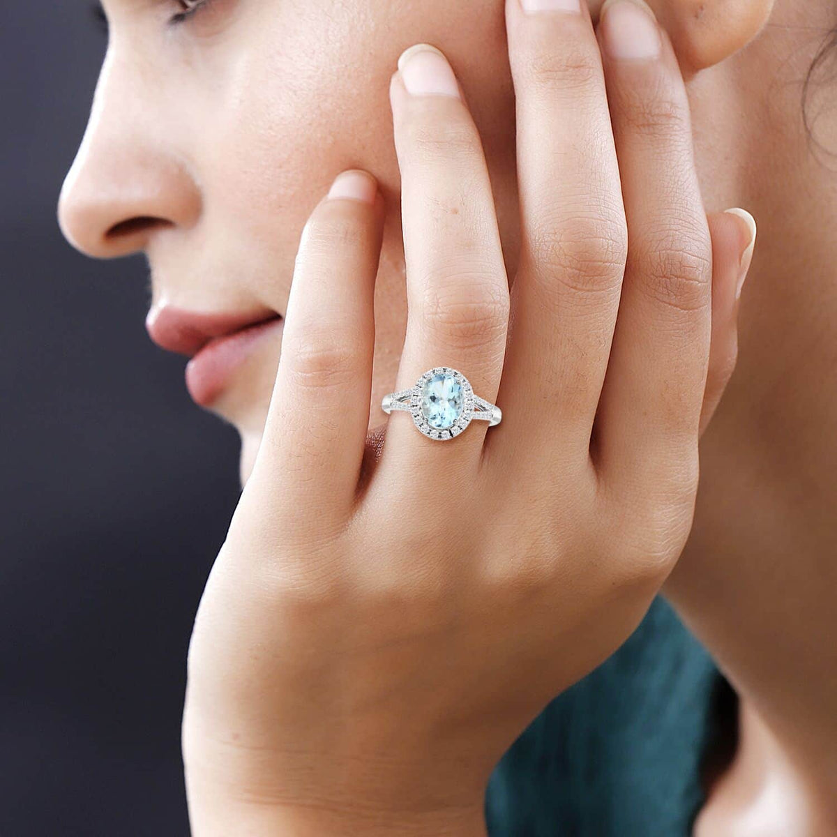 18K White Gold Halo Ring with Blue Aquamarine and White Diamond I686
