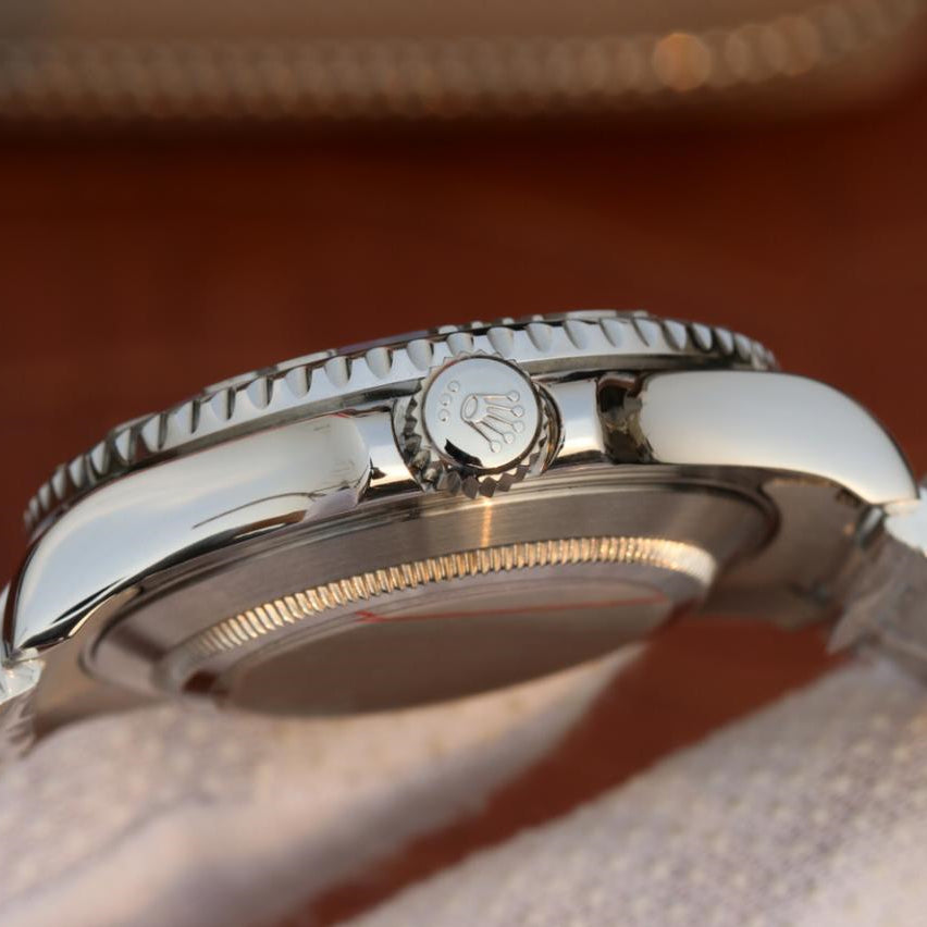 Pure Silver Black & White Dial Stainless Steel 40mm Y9754