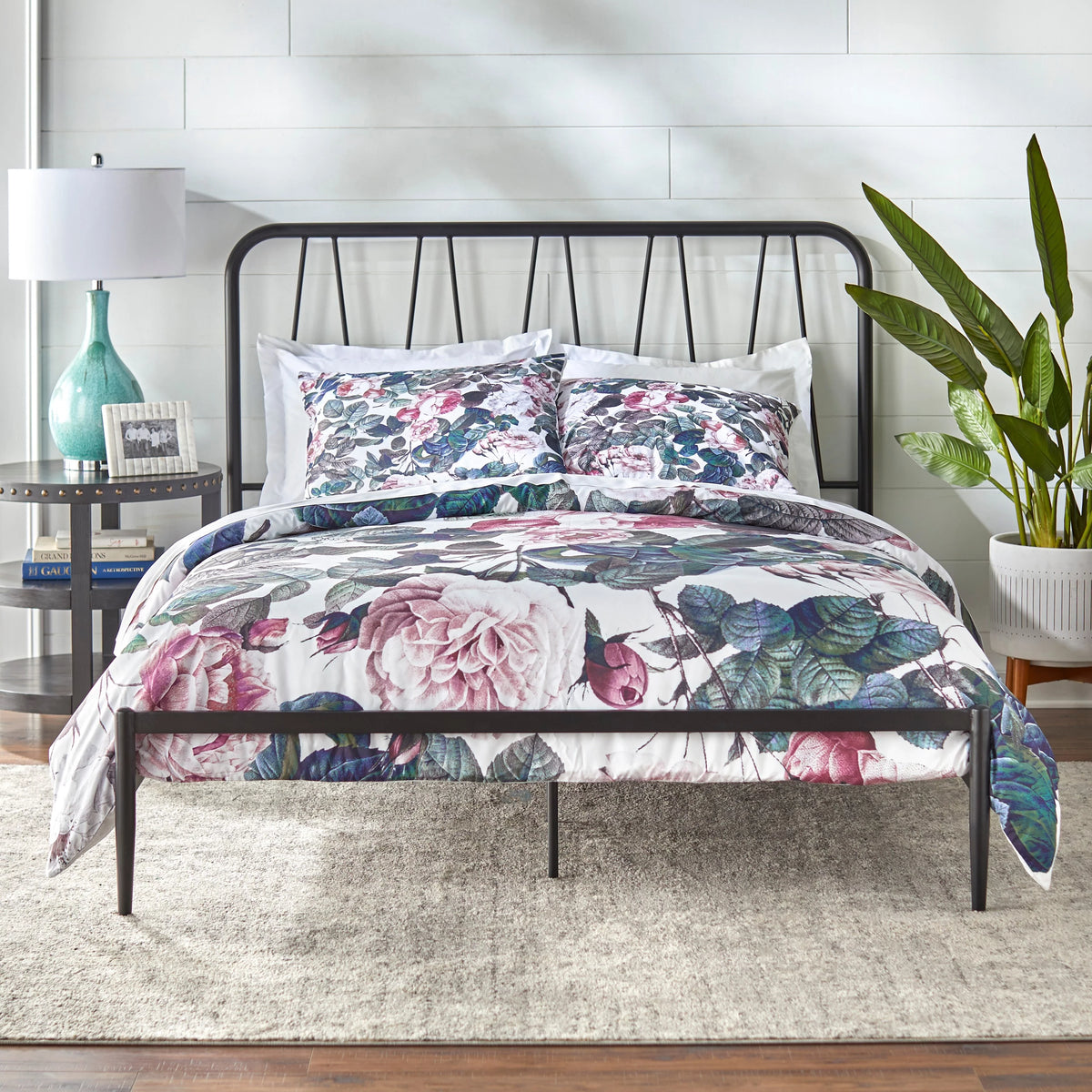 Queen Bed A25671